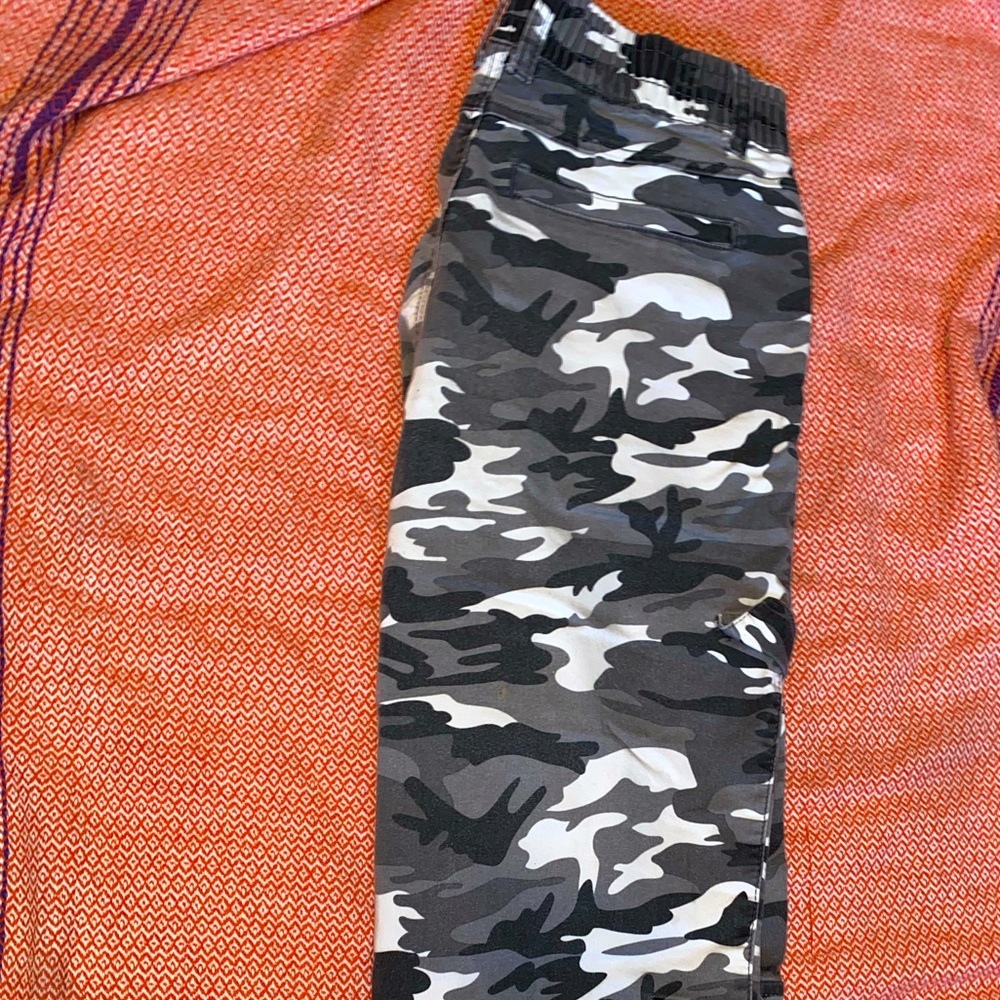 camo joggers with detailed pockets